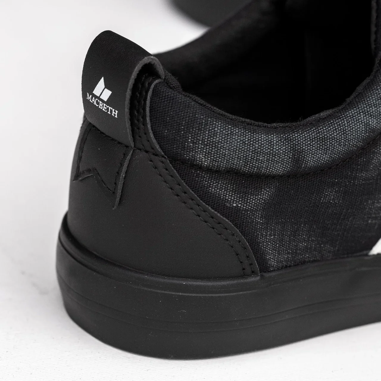 MACBETH ELIOT - DUSTER